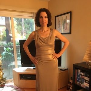 *new* DAVID MEISTER FLOOR LENGTH GOLD SHIMMER GOWN